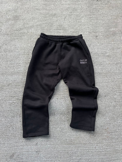 BLACK “OUT OF MIND” PANTS