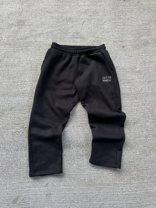 BLACK “OUT OF MIND” PANTS