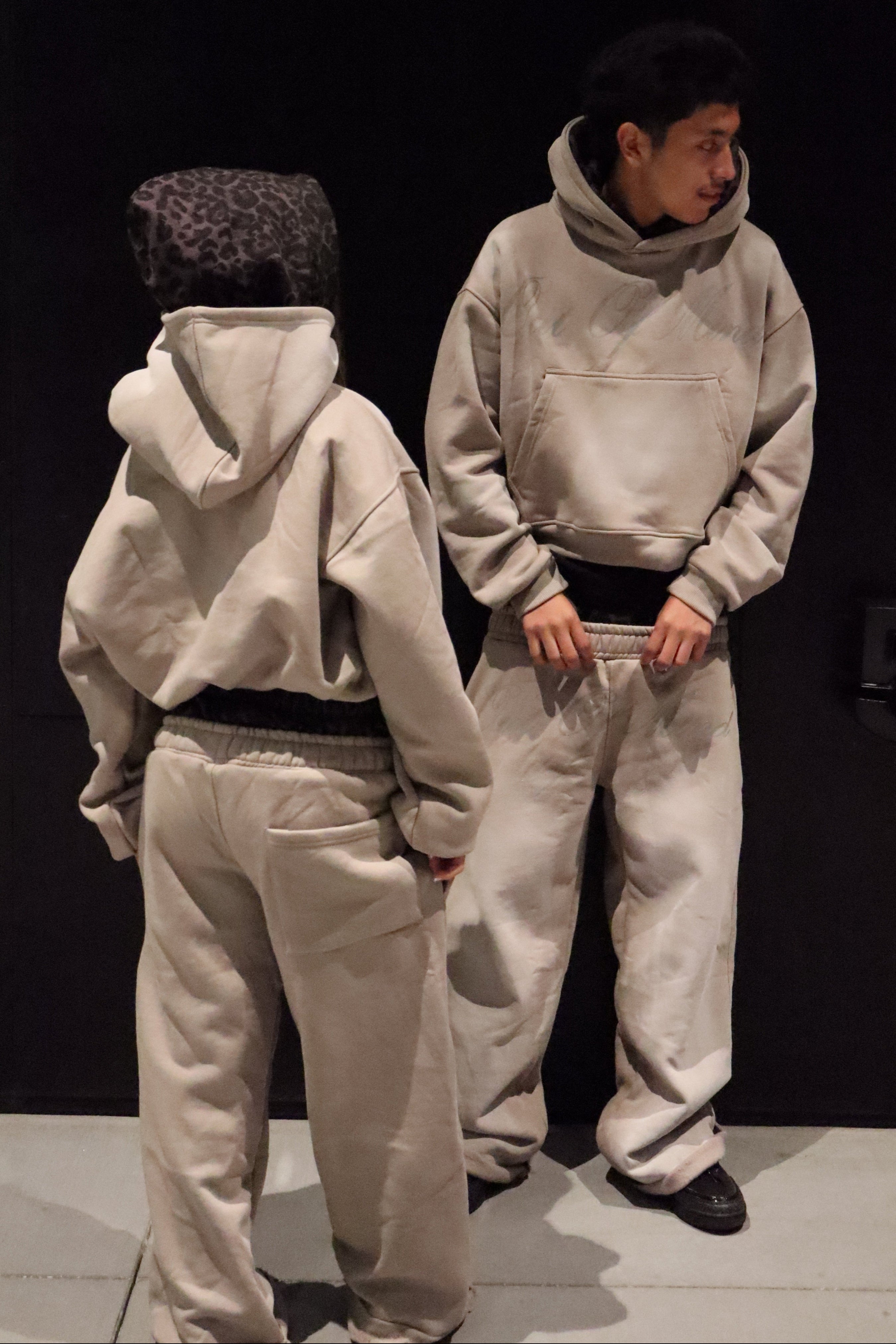 GREY SWEATS