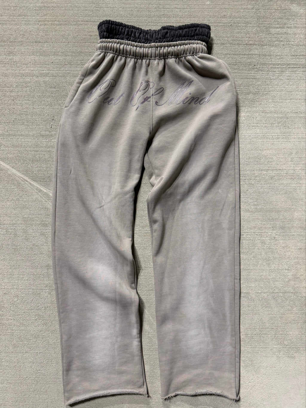 GREY SWEATS